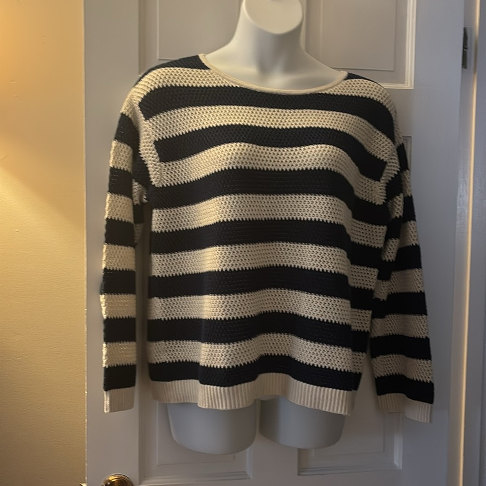 Banana Republic Black and Cream Striped Scoop Neck Sweater